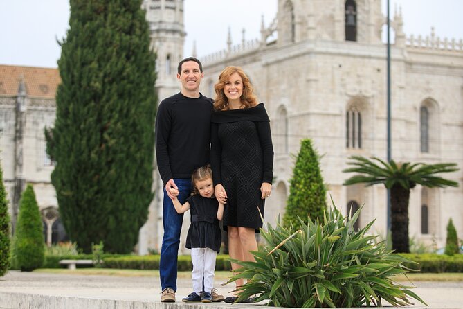 Family photo shoot in Cascais with a professional photographer - A one-hour photo walk through Cascais