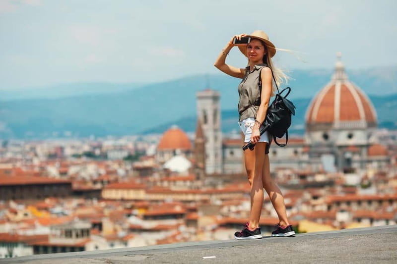 Florence: City Skyline Photoshoot at Piazzale Michelangelo - The 60-Minute Session: More Room for Natural Photos