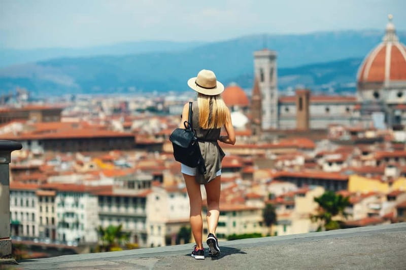 Florence: City Skyline Photoshoot at Piazzale Michelangelo - The 30-Minute Session: A Smart Short Option