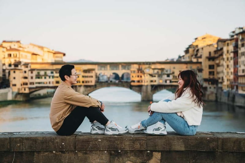 Florence: Classics Photoshoot with Ponte Vecchio Bridge - The opening views at Ponte Vecchio and the Arno