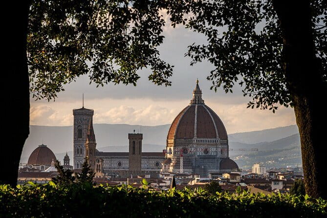 Florence Photography Masterclass - Private Photography Lesson - Starting in Piazza Santo Spirito
