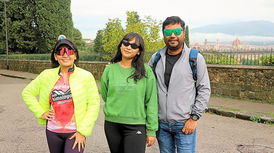 Florence Premium E-Bike Tour + Photo Shoot and Tastings - Key points at a glance