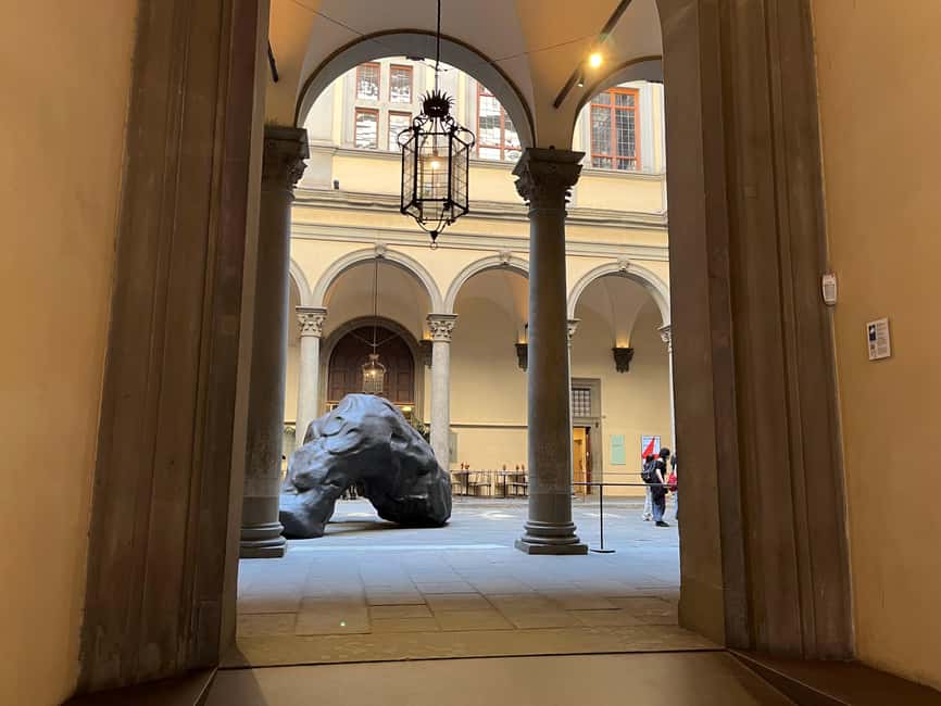 Florence Premium E-Bike Tour + Photo Shoot and Tastings - The Duomo, Republic Square, and shopping streets