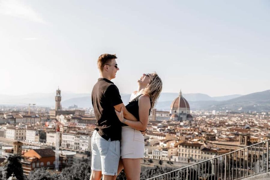 Florence: Private Photoshoot at Piazzale Michelangelo - Who should book this experience?