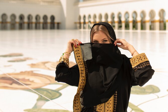 Flying Dress Photoshoot in Dubai - What the Photographer Does During the Hour