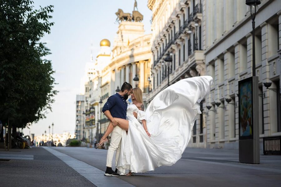 Flying Dress Photoshoot in Madrid - Almudena Cathedral: a more dramatic finish