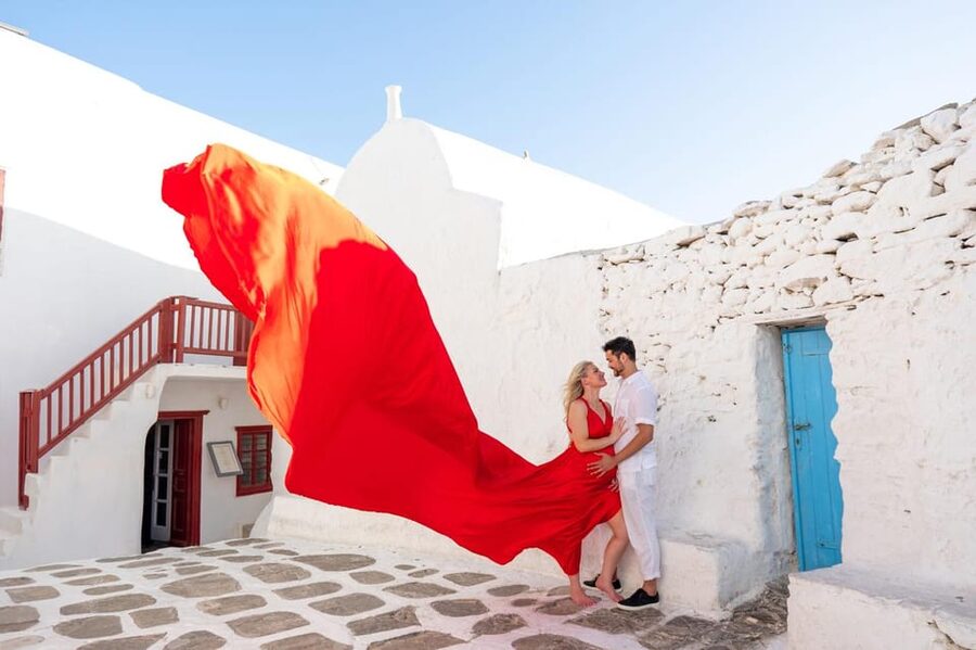 Flying Dress Photoshooting Mykonos - A friendly team can make the difference