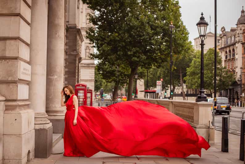 Flying dress professional photoshoot with pro photographer - Meeting at Big Ben and Setting Up