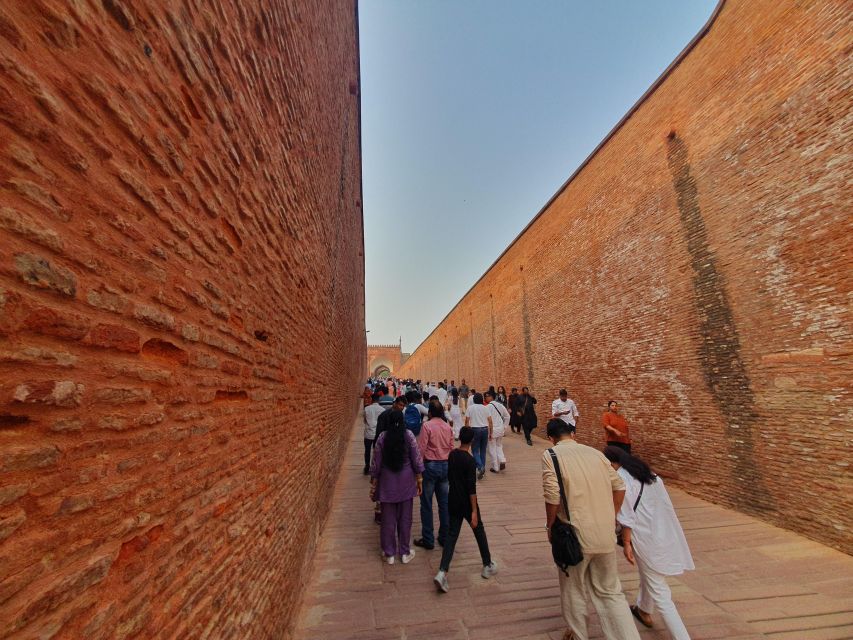 From Delhi: Taj Mahal Tour with Professional Photographer - Should you book the Taj Mahal photographer tour?