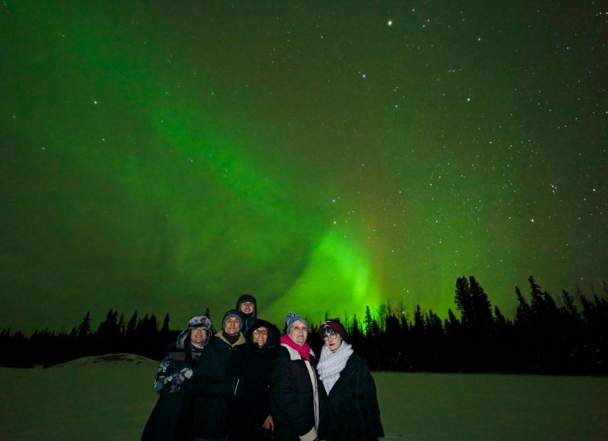 From Fairbanks: Northern Lights Aurora Tour with Photography - Snacks, hand warmers, and the serious business of staying warm