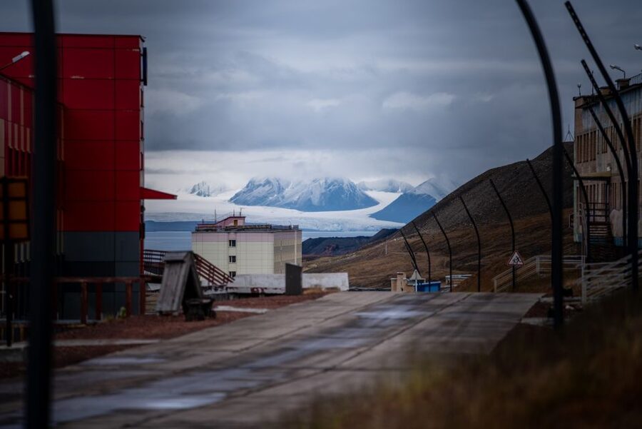 From Longyearbyen photo tour: Mysterious Barentsburg - What you can photograph in Barentsburg