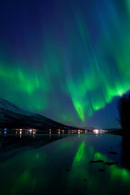 From Tromsø: Aurora Bus Tour with Snacks, Photos, and Drinks - A Northern Lights chase built around the weather