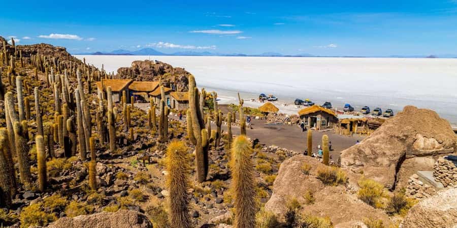 From Uyuni: Uyuni Salt Flats Tour + Photoshoot + Sunset - Why this full-day Uyuni route works