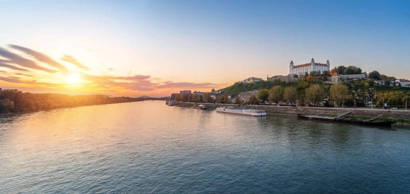 From Vienna: Bratislava& Budapest Day Tour with Photographer - Is $247 a fair price?