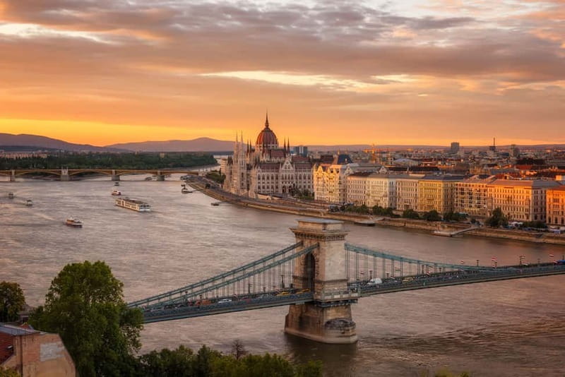 From Vienna: Bratislava& Budapest Day Tour with Photographer - Walking, clothing, and practical comfort