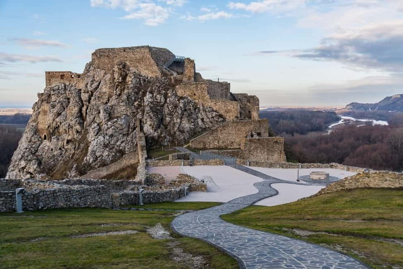 From Vienna: Bratislava& Budapest Day Tour with Photographer - Guide quality and safety matter here