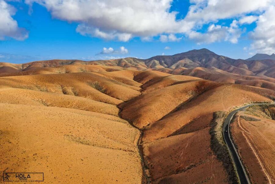 Fuerteventura: Top 5 Instagram Spots Full-Day Tour & Tapas - Tindaya and the road to Corralejo