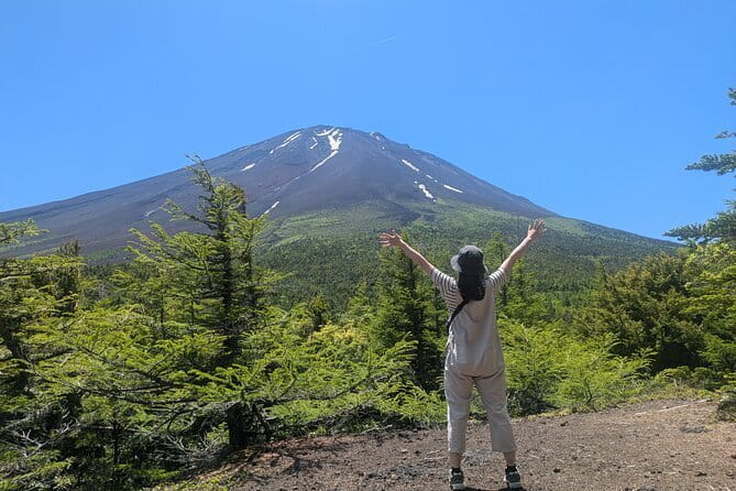 Fuji Photo Tour - Oishi Park brings seasonal color into the frame