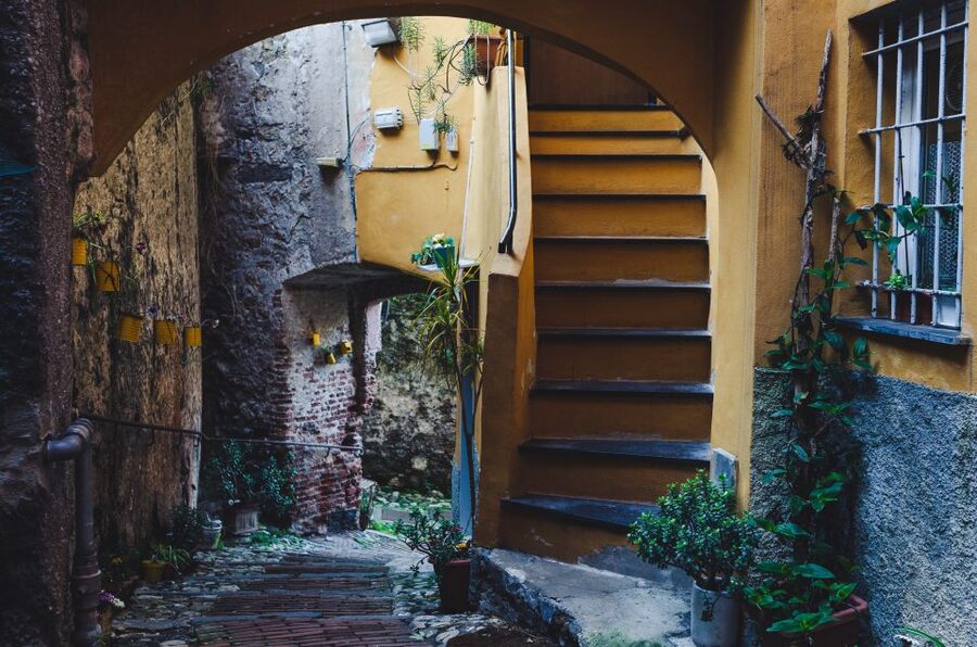 Genoa: Secret Corners Photography Tour and Traditional Snack - Finding Genoa’s lesser-known corners