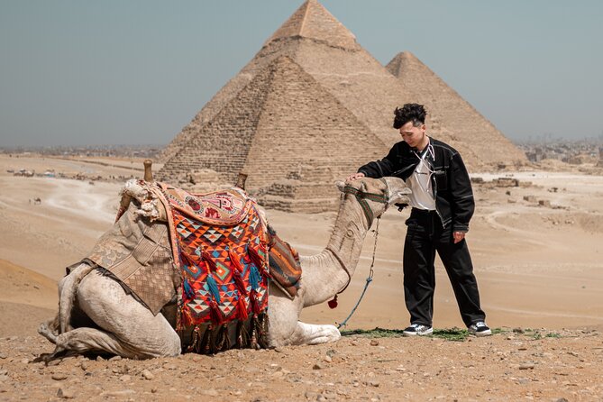 Giza Pyramids Photoshoot with Jumping Horse, Camel and Sphinx - How the private format affects the day