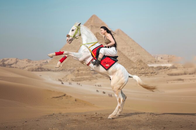 Giza Pyramids Photoshoot with Jumping Horse, Camel and Sphinx - The photography details that matter