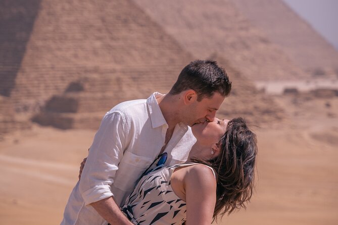 Giza pyramids with professional photography - Meeting your guide in Cairo or Giza