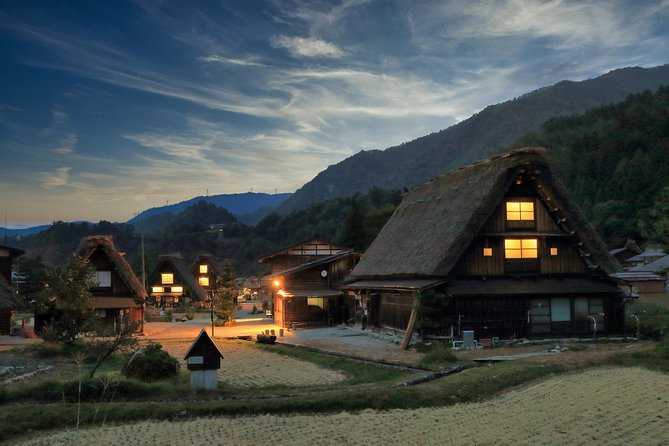 Gokayama and Shirakawago/Photoshoot by professional photographer - Why the photographer changes the day