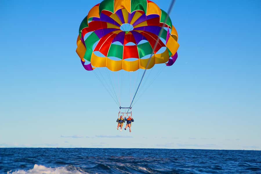 Gold Coast: Surfers Paradise Parasailing with Free Photos - Practical Tips Before You Go