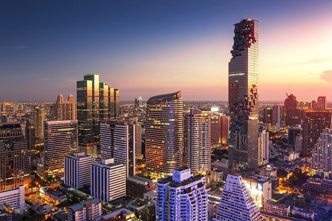 Guided & Private Bangkok Instagram Pic Tour - Mahanakhon SkyWalk after the street scenes