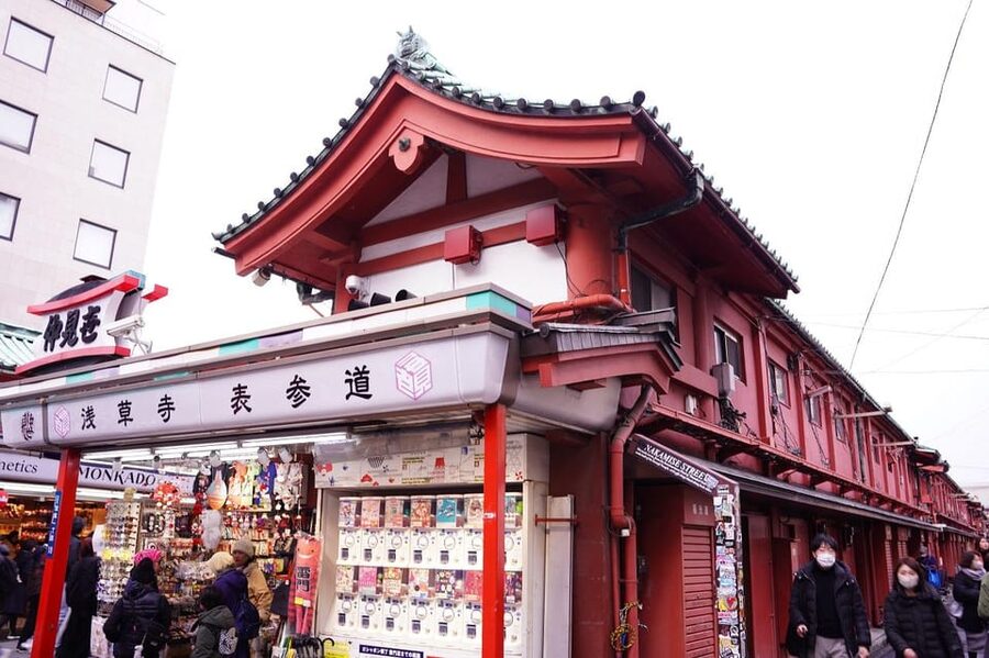 Guided Tour of Walking and Photography in Asakusa in kimono - Nakamise Shopping Street and Senso-ji Temple