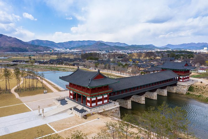 Gyeongju Small Group photo Tour (Max 6 Pax) - Hwangridan-gil, lunch, and modern Gyeongju