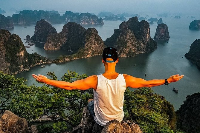 ️ Ha Long Bay Instagram Tour: Most Famous Spots (Private & All-Inclusive) - Kayaking through Hang Luon Cave