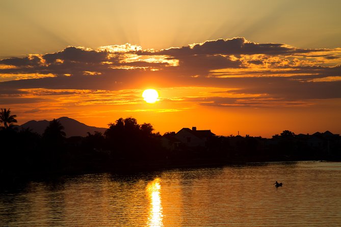 Half-day Hoi An Sunrise Or Sunset Photo Tour - Sunset in Tra Que is slower and more rural