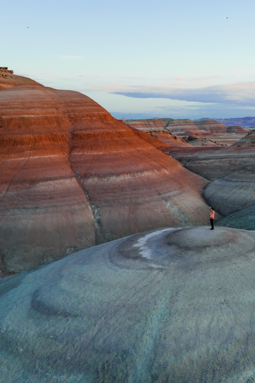 Hanksville/Torrey: Bentonite Hills Drone/Photography Tour - Jenny, local context, and the guide’s role
