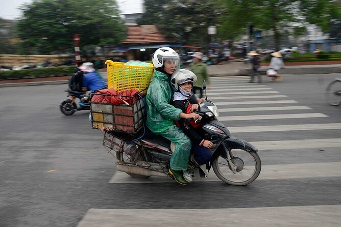 Hanoi Explorer Photo Tour - Guides who bring working photography experience