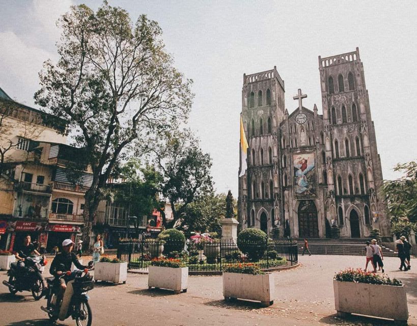 Hanoi Instagram Tour: Famous Spots (Private & All-Inclusive) - 9:30 AM at the Ho Chi Minh Mausoleum