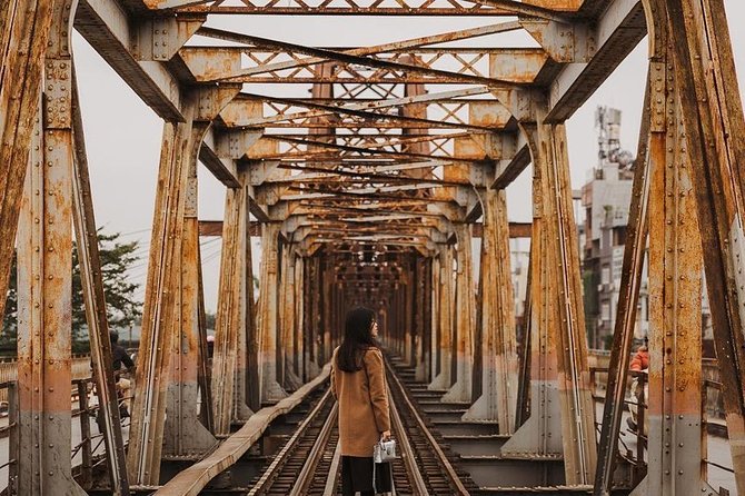 ️ Hanoi Instagram Tour: Most Famous Spots (Private & All-Inclusive) - Long Bien Bridge and the Red River views