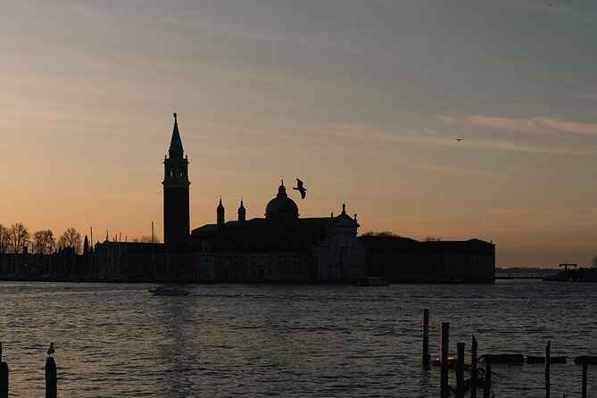 Hidden Venice Photo Tour with your phone! - Starting before the crowds in Piazza San Marco