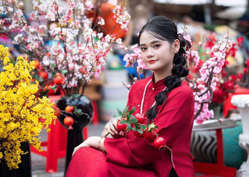 Ho Chi Minh Styled Photoshoot Tour With Makeup Photographer - Opera House, City Hall, and polished downtown portraits