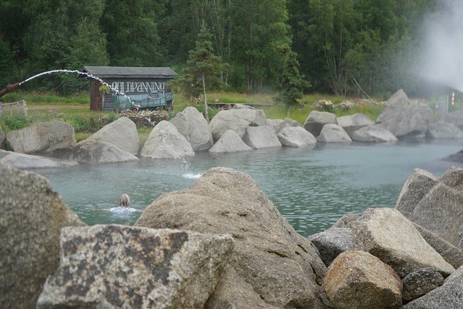 Hot Spring and Northern Lights Photography Tour - Pickup at 5 p.m. and a long ride north