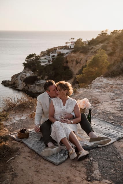 Ibiza: Photoshoot at Es Vedrá panoramic viewpoint & sunset - Key points at a glance