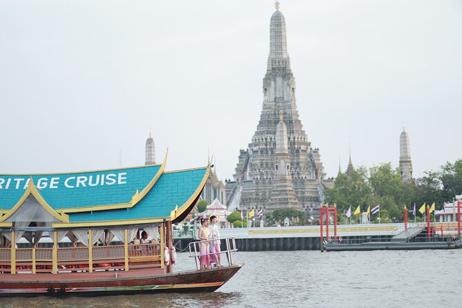 Instagram Photo Tour with Wat Arun and River Cruise - Reaching Wat Arun in traditional dress