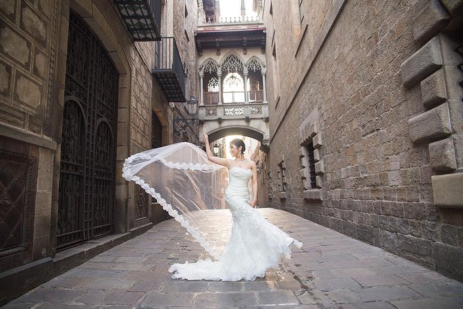 Instagram Photoshoot Tour in Barcelona - Starting at Barcelona Cathedral at 8:30 am