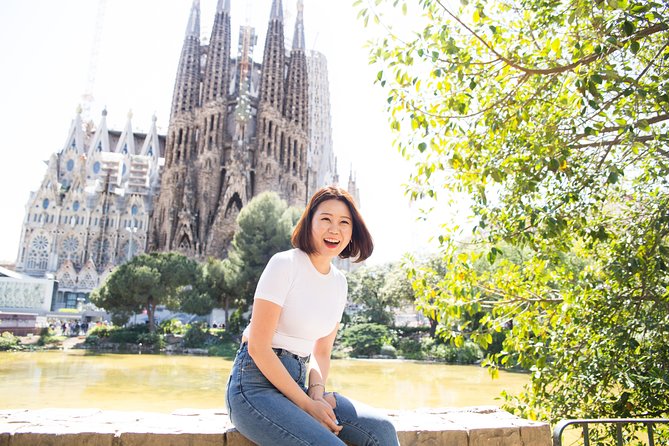Instagram Photoshoot Tour in Barcelona - Parc de la Ciutadella gives you room to pose
