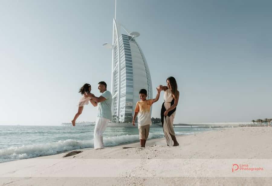 Instagram tour of Dubai with a private photographer. - What the photographer does at each stop