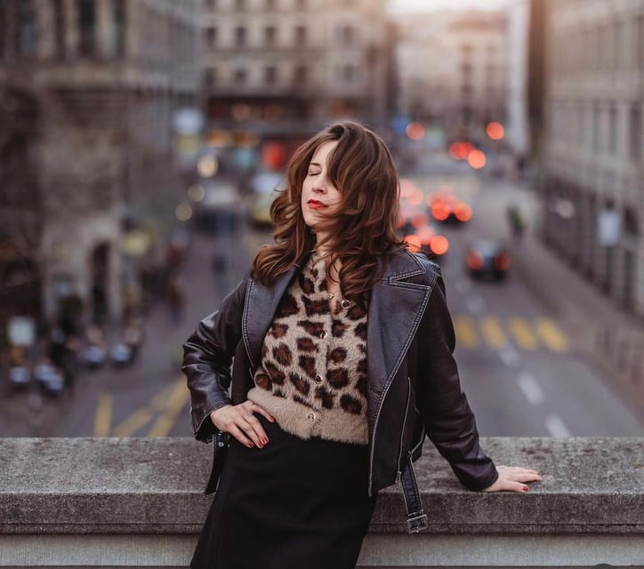 Instagram tour of Zurich with a private photographer - The photographer’s role, including posing help