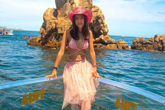 Instagrammable Glass-bottom boat trip in Los Cabos Bay - Is $24 a good value?