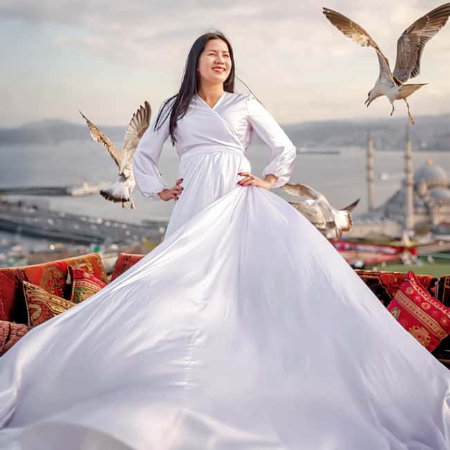 Istanbul: Flying Dress Photoshoot at Rooftop Terrace - Adding a city walk changes the feel of the session