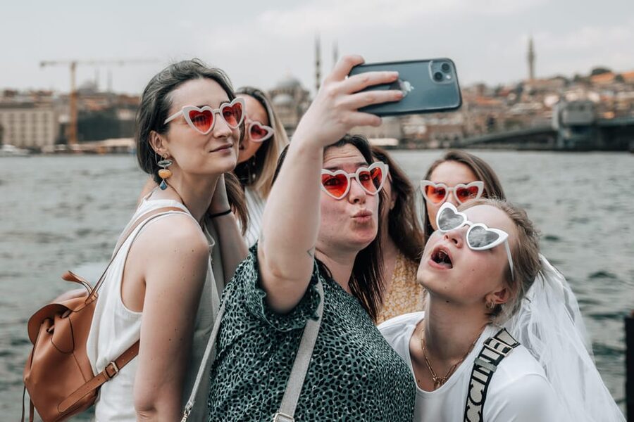 Istanbul: Galata Tower, Bosphorus & Hidden Gems Photo Shoot - Finishing with Bosphorus views