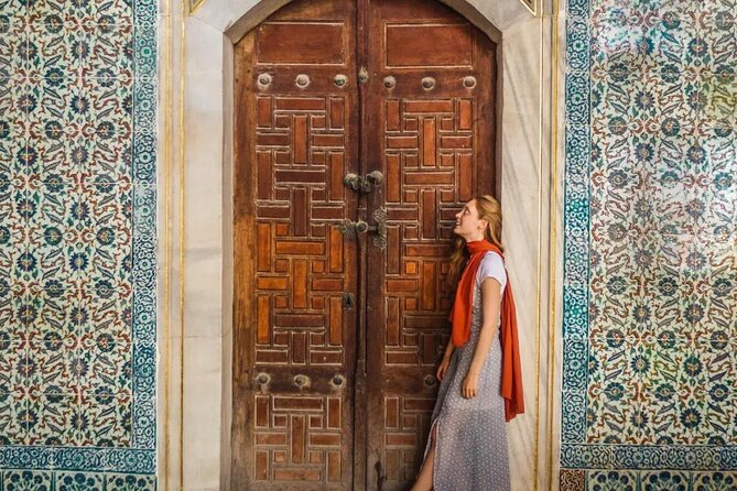 Istanbul Instagram Tour: Famous Spots (Private & All-Inclusive) - The Blue Mosque and its tiled interior